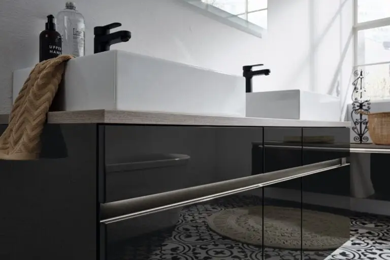 Nolte Spa Nova Lack bathroom furniture in Graphite High Gloss